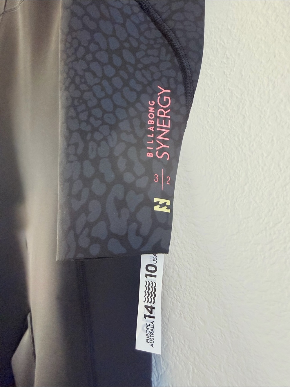 Billabong Synergy 3/2 Black Full-Body Wetsuit - Picture 6 of 6